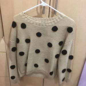 Sweater with polkadots